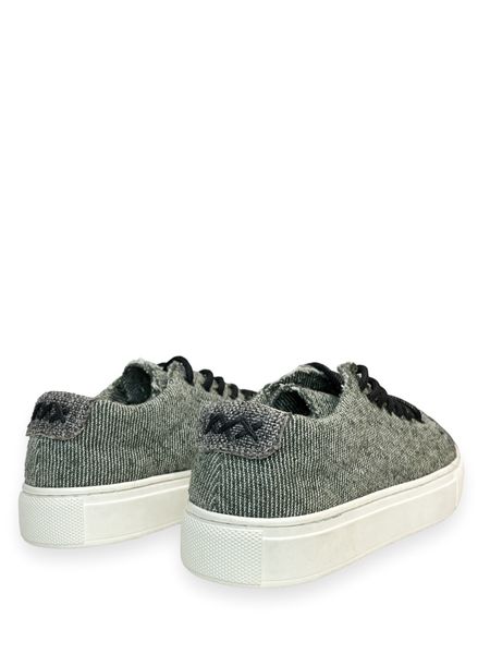 Unisex sneakers made of natural fabric